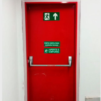 Porta Para Saída de Emergência